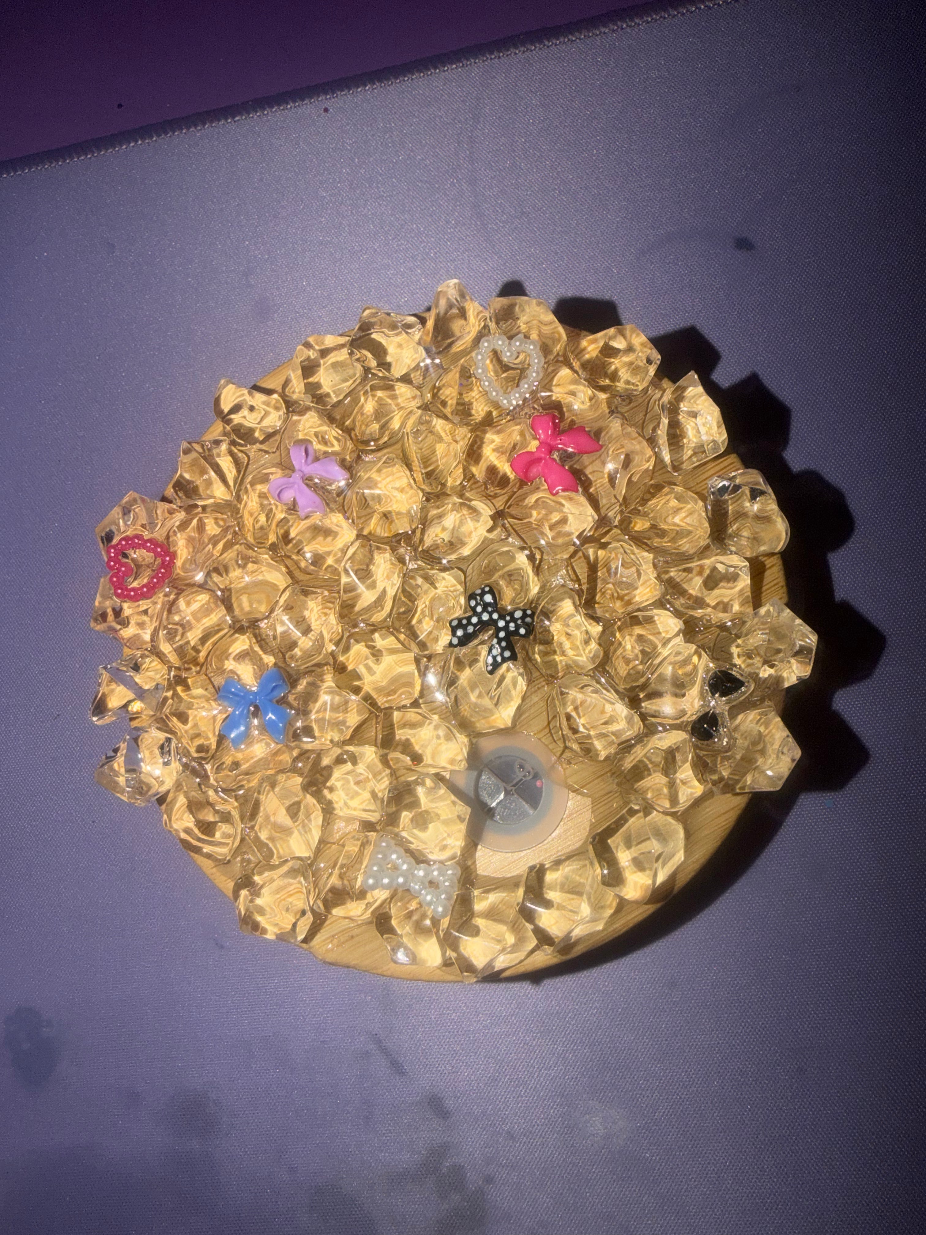 Surprise Lid Decoration